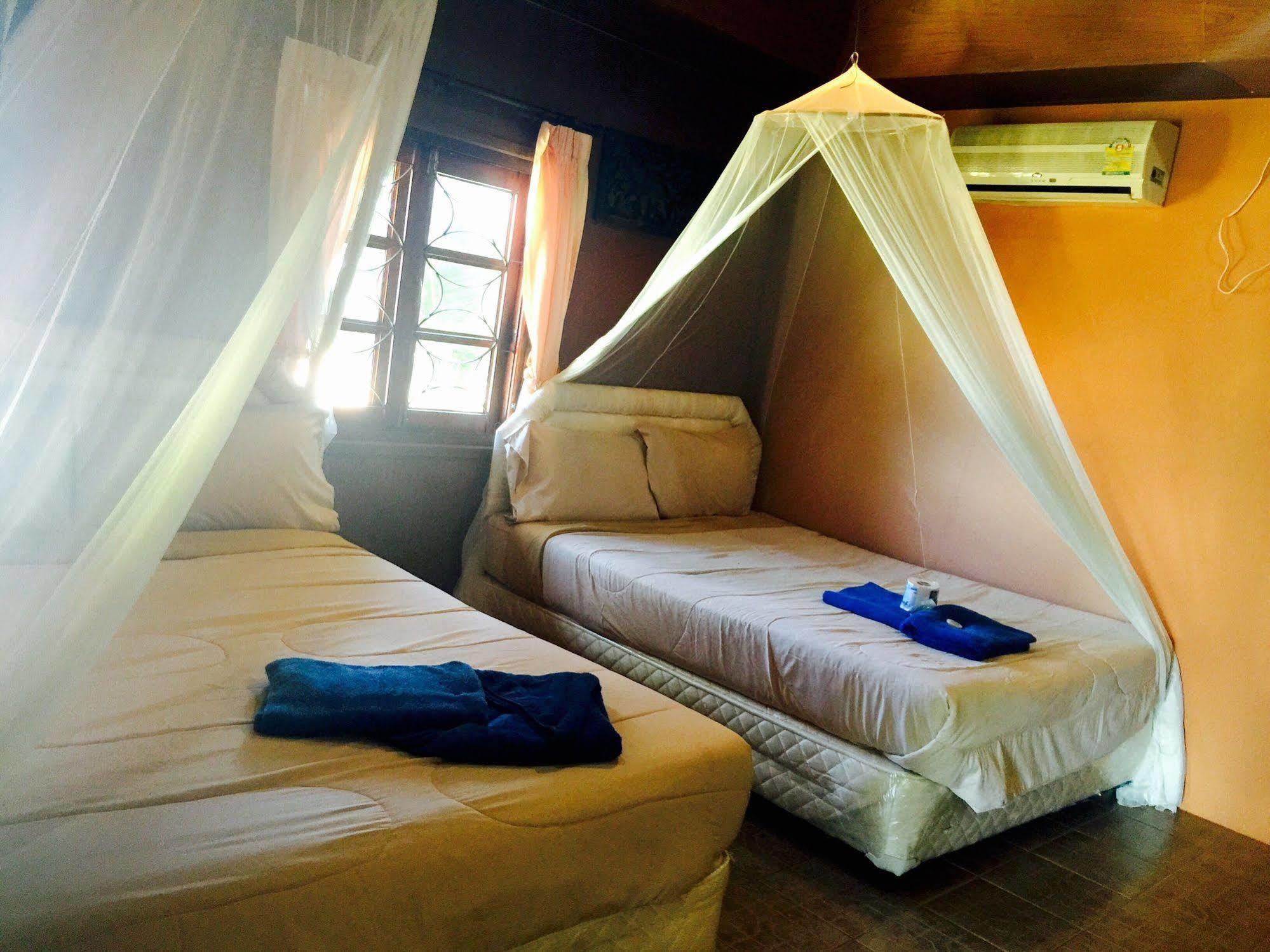 Lucky Resort Haad Yao Exterior photo